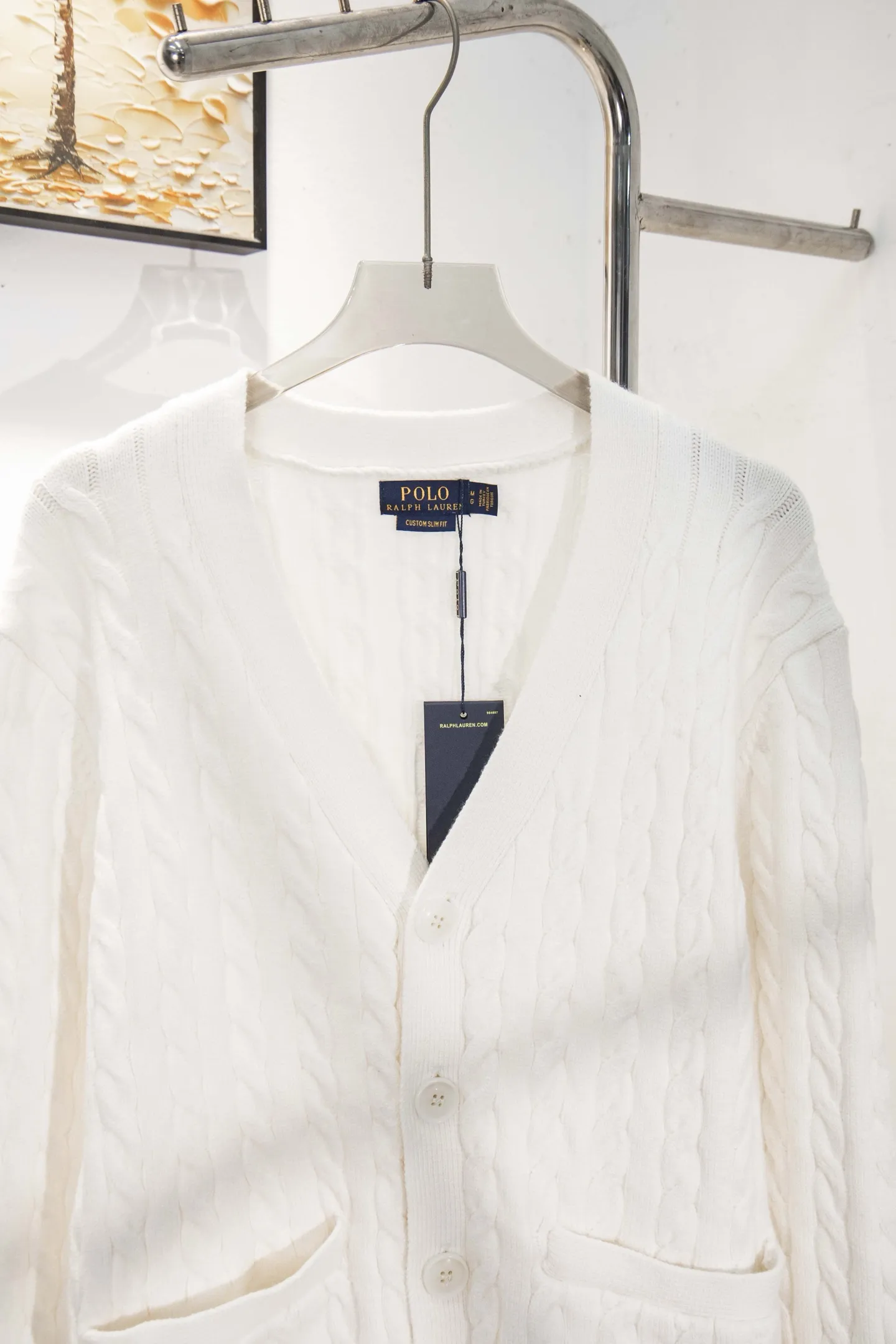 P210 model number: Y198 Ralph Lauren men's cardigan jacket men's hemp flower cardigan. The version is really good-looking. It can be worn alone or as a jacket to be worn inside or outside. The upper body shows personal fashion charm. Four colors are available. Same style for men and women. A must-see item for new summer products. Hang tag. Hanging beads. Washable packaging bag. Full set of accessories. Very good appearance. Super exquisite workmanship. Size: S-XL